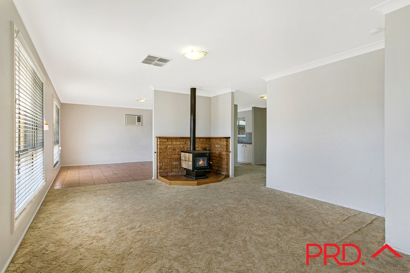 Photo - 2 Coorigil Street, Tamworth NSW 2340 - Image 3