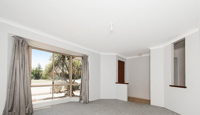 Photo - 2 Cootha Court, Ballajura WA 6066 - Image 2