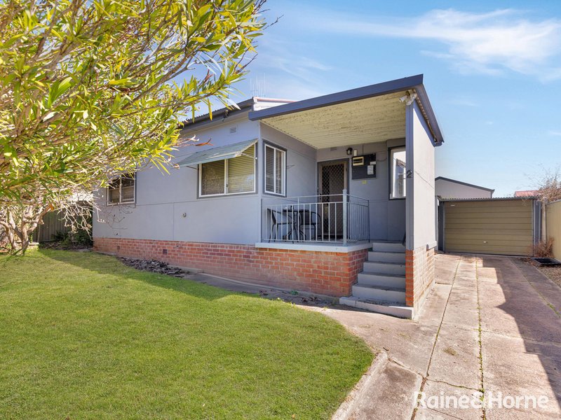 2 Coral Way, West Bathurst NSW 2795