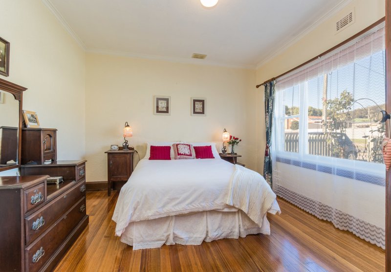 Photo - 2 Cornwall Street, Beaconsfield TAS 7270 - Image 8