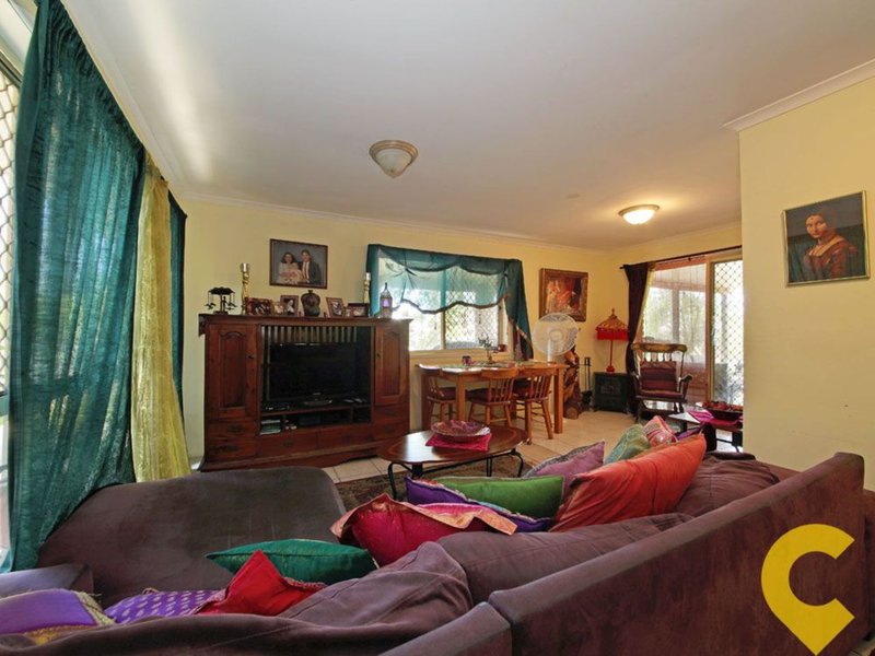 Photo - 2 Cornwall Street, Deception Bay QLD 4508 - Image 2