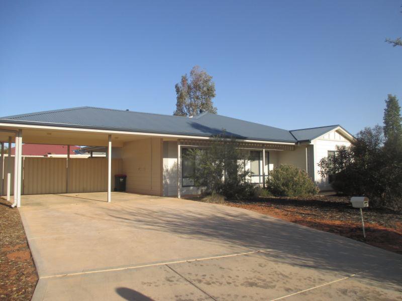 2 Correa Crescent, Roxby Downs SA 5725