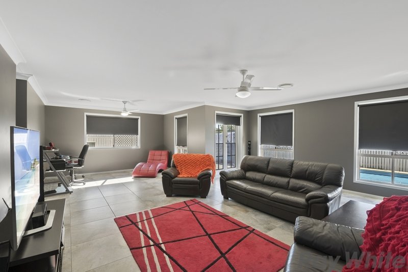 Photo - 2 Courtney Street East , Rothwell QLD 4022 - Image 3