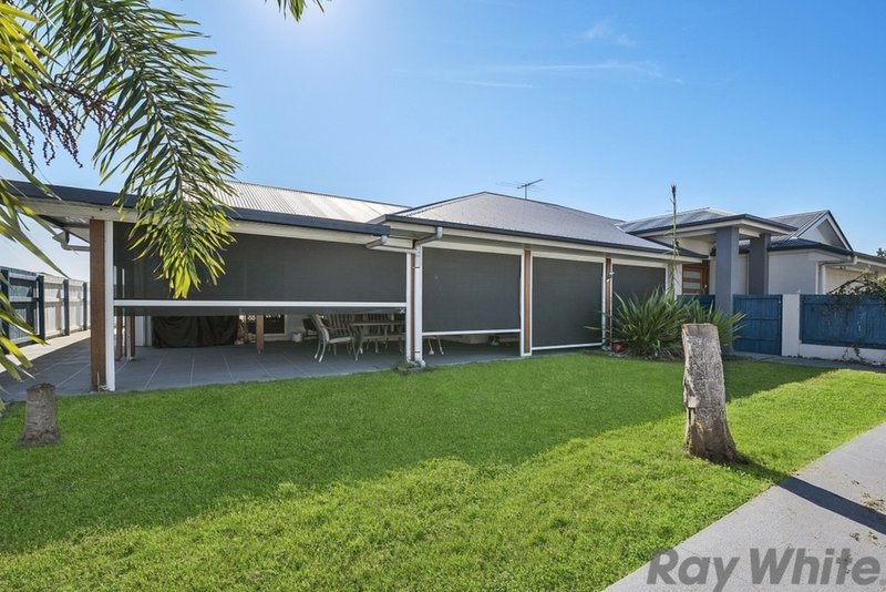 Photo - 2 Courtney Street East , Rothwell QLD 4022 - Image 12