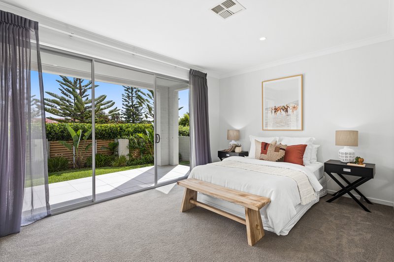 Photo - 2 Cove Boulevard, Shell Cove NSW 2529 - Image 11