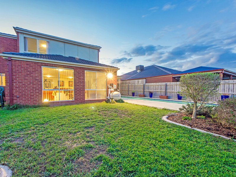 Photo - 2 Creekwood Court, Tarneit VIC 3029 - Image 3