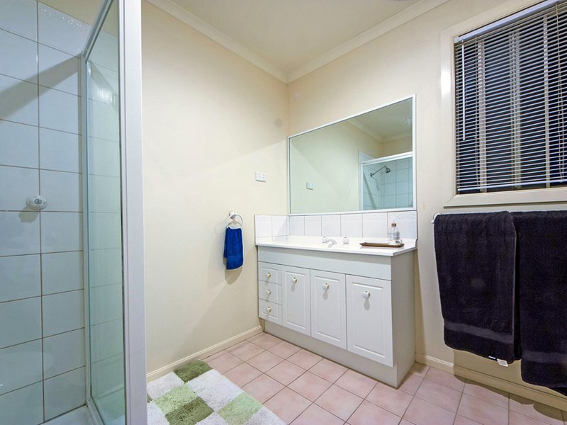 Photo - 2 Creekwood Court, Tarneit VIC 3029 - Image 16