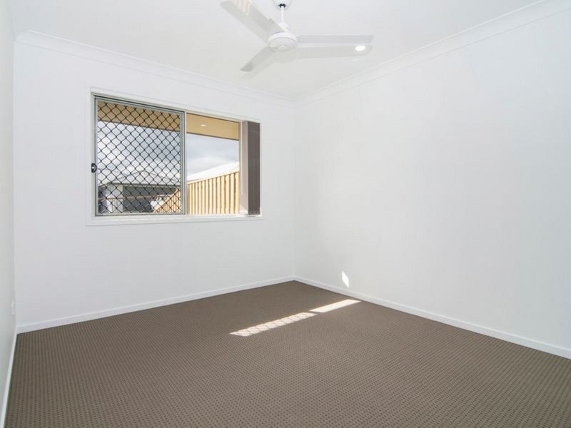 Photo - 2 Cress Court, Pimpama QLD 4209 - Image 8
