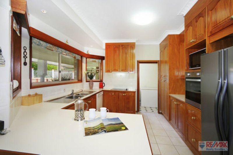 Photo - 2 Crestwood Rd , Glass House Mountains QLD 4518 - Image 3