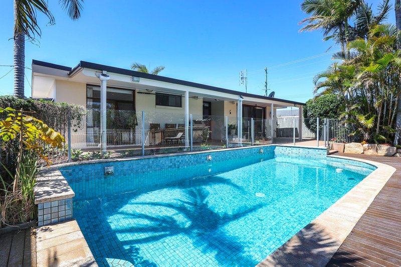 Photo - 2 Cristobel Court, Broadbeach Waters QLD 4218 - Image 4