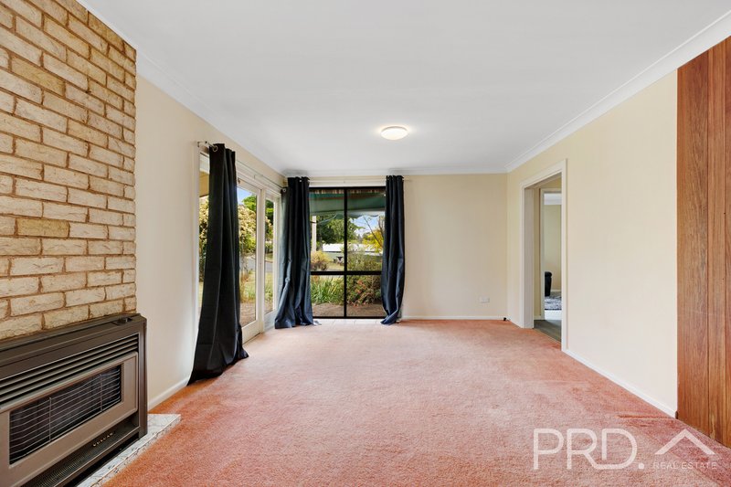 Photo - 2 Crofton Avenue, Batlow NSW 2730 - Image 2