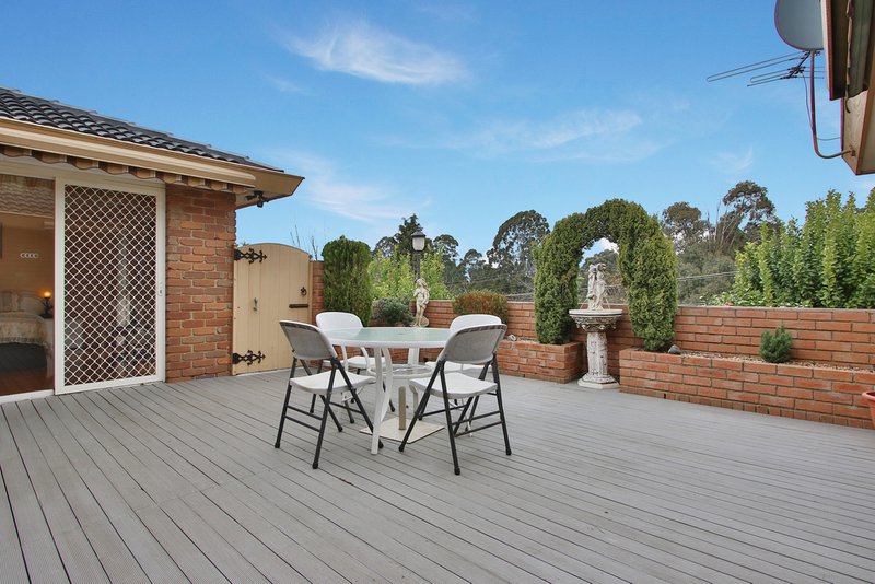 Photo - 2 Crown Point, Chirnside Park VIC 3116 - Image 11