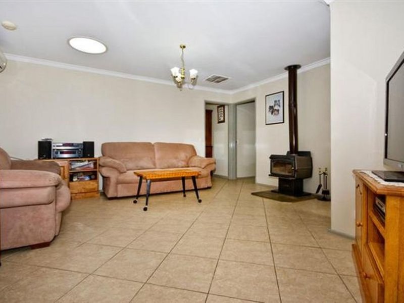 Photo - 2 Crufts Way, Canning Vale WA 6155 - Image 11