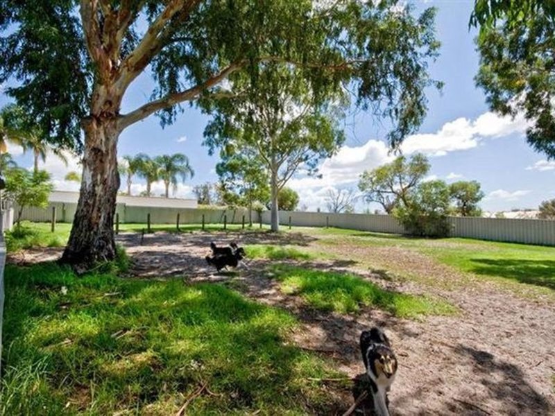 Photo - 2 Crufts Way, Canning Vale WA 6155 - Image 24