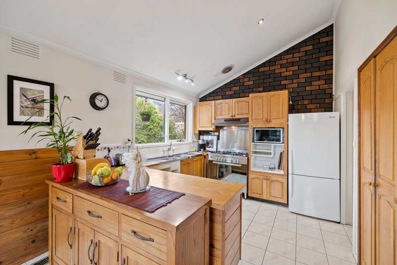 Photo - 2 Culverlands Road, Heathmont VIC 3135 - Image 5