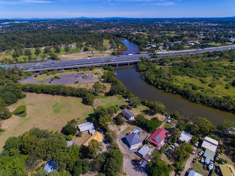 Photo - 2 Curlew Crescent, Eagleby QLD 4207 - Image 7