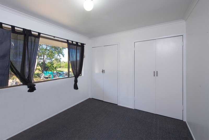 Photo - 2 Curlew Crescent, Eagleby QLD 4207 - Image 17