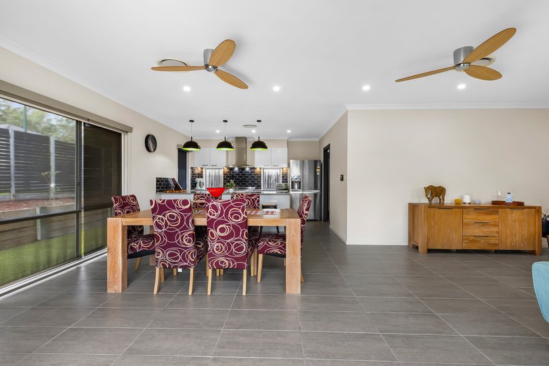 Photo - 2 Curlew Street, Upper Kedron QLD 4055 - Image 6