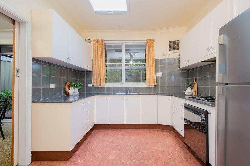 Photo - 2 Currawong Road, New Lambton Heights NSW 2305 - Image 8