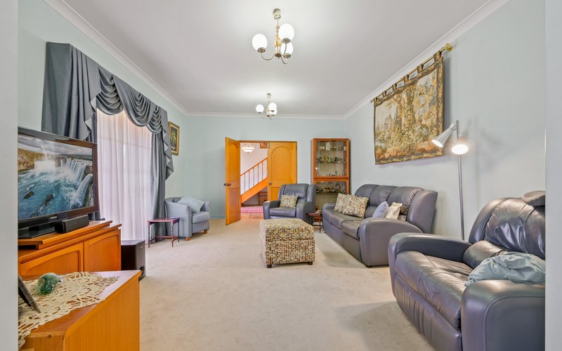 Photo - 2 Currawong Street, Ingleburn NSW 2565 - Image 4