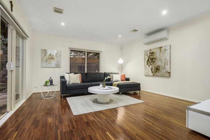 Photo - 2 Currie Terrace, Glen Waverley VIC 3150 - Image 2