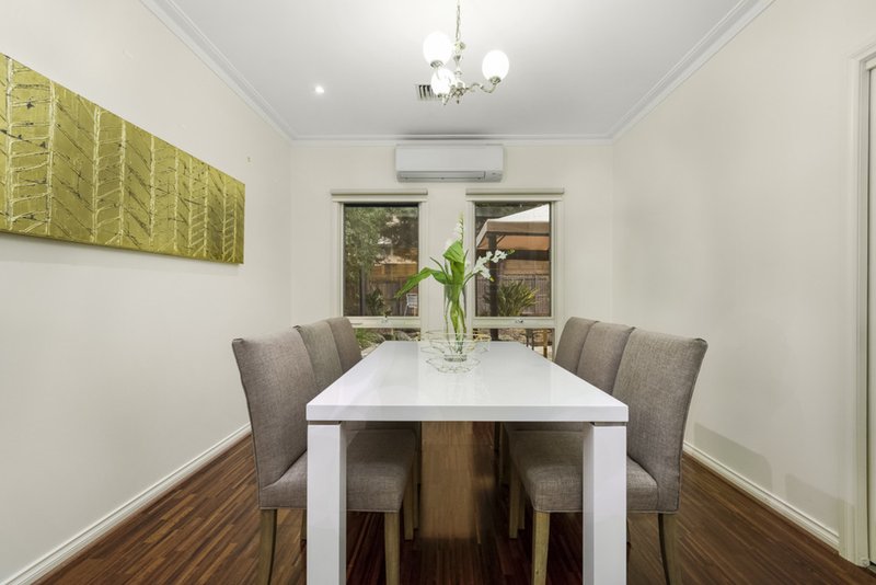 Photo - 2 Currie Terrace, Glen Waverley VIC 3150 - Image 5