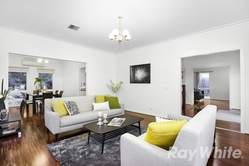 Photo - 2 Currie Terrace, Glen Waverley VIC 3150 - Image 3