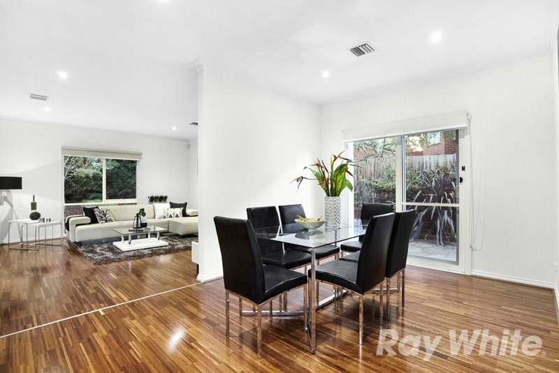 Photo - 2 Currie Terrace, Glen Waverley VIC 3150 - Image 5