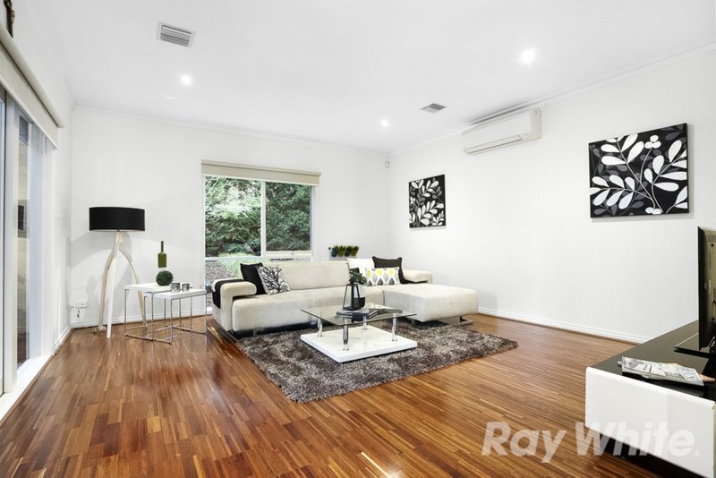 Photo - 2 Currie Terrace, Glen Waverley VIC 3150 - Image 6