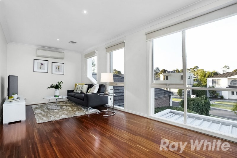 Photo - 2 Currie Terrace, Glen Waverley VIC 3150 - Image 7