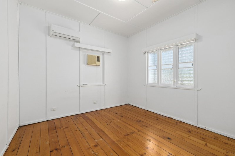 Photo - 2 Curtis Street, Wandal QLD 4700 - Image 5