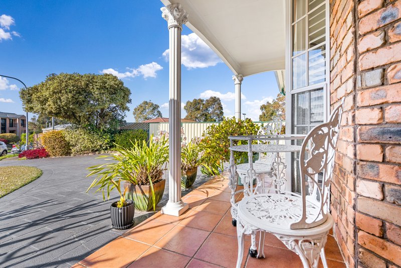 Photo - 2 Cusak Close, Edensor Park NSW 2176 - Image 8