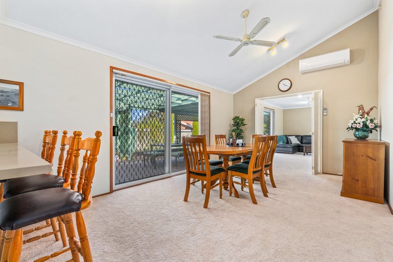 Photo - 2 Cusak Close, Edensor Park NSW 2176 - Image 9