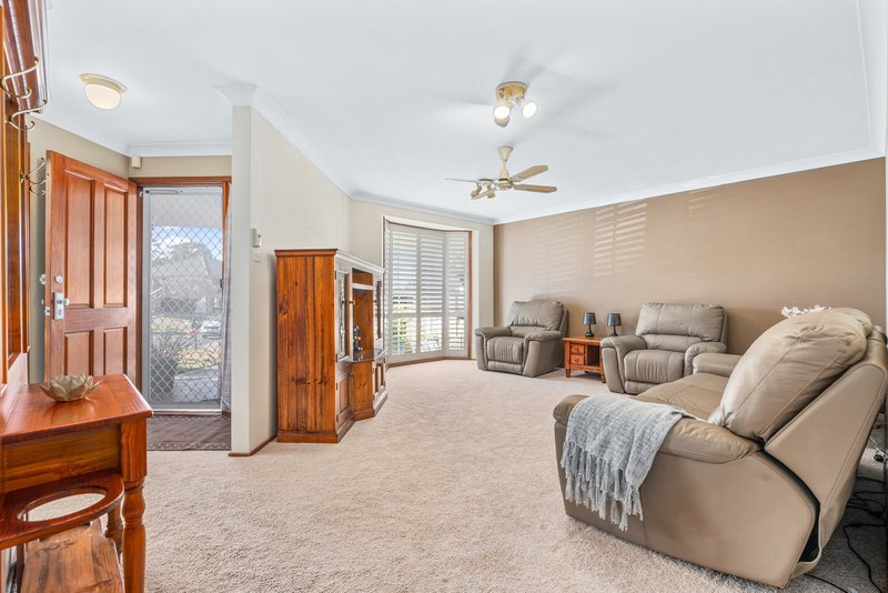 Photo - 2 Cusak Close, Edensor Park NSW 2176 - Image 13