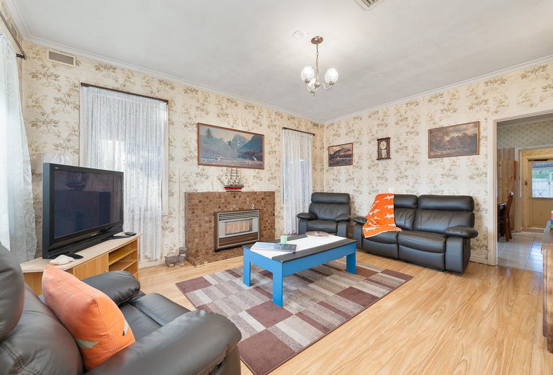 Photo - 2 Daley Street, Glenroy VIC 3046 - Image 4