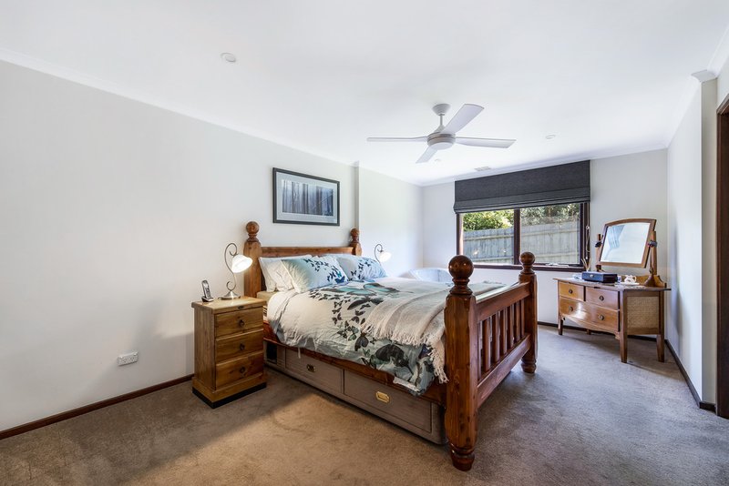 Photo - 2 Dali Court, Wheelers Hill VIC 3150 - Image 6