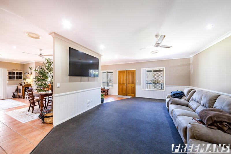Photo - 2 Dalkeith Street, Nanango QLD 4615 - Image 9