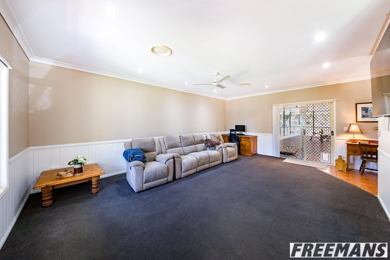 Photo - 2 Dalkeith Street, Nanango QLD 4615 - Image 10