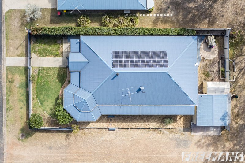 Photo - 2 Dalkeith Street, Nanango QLD 4615 - Image 31