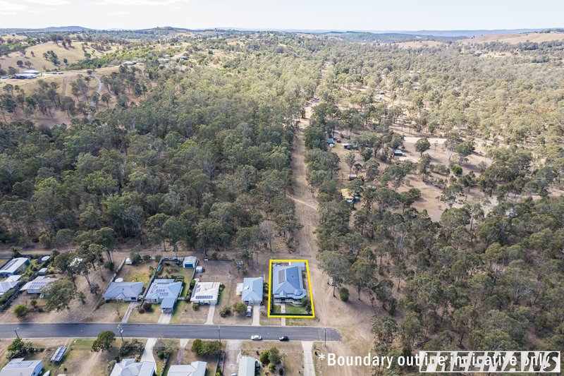 Photo - 2 Dalkeith Street, Nanango QLD 4615 - Image 32