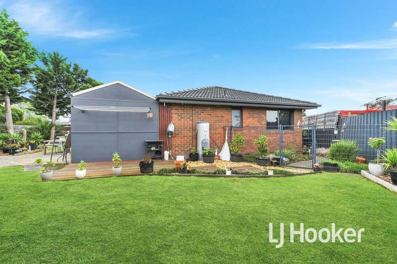 Photo - 2 Dalvana Court, Hampton Park VIC 3976 - Image 15