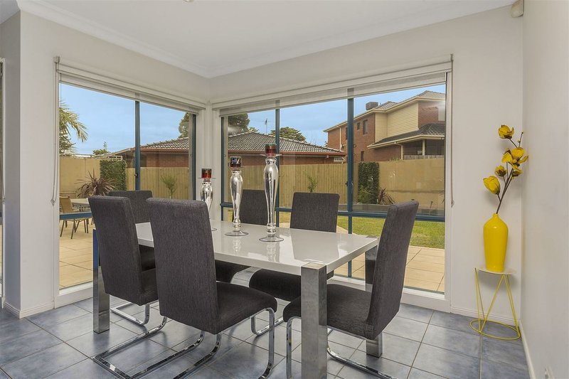 Photo - 2 Danube Place, Mulgrave VIC 3170 - Image 7