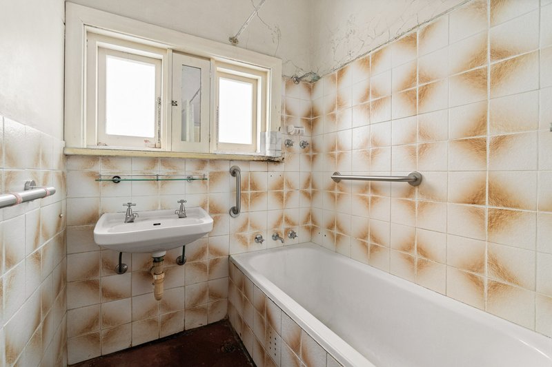 Photo - 2 Darebin Street, Mile End SA 5031 - Image 11