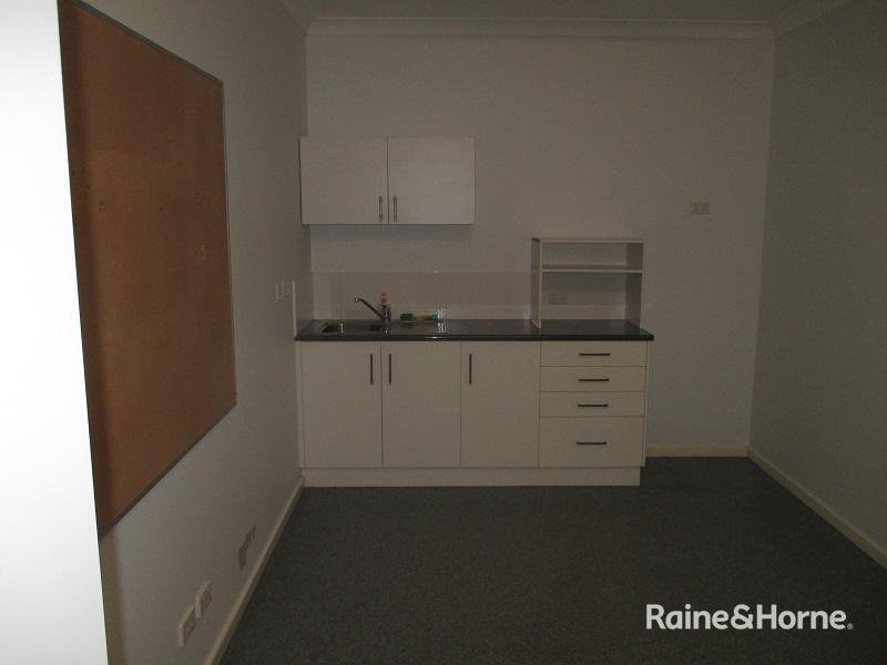 Photo - 2 Darling Street, Tamworth NSW 2340 - Image 5