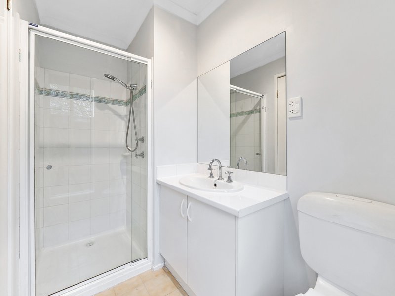 Photo - 2 Dartmoor Drive, Cranbourne East VIC 3977 - Image 11