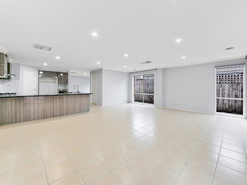 Photo - 2 Dartmoor Drive, Cranbourne East VIC 3977 - Image 20