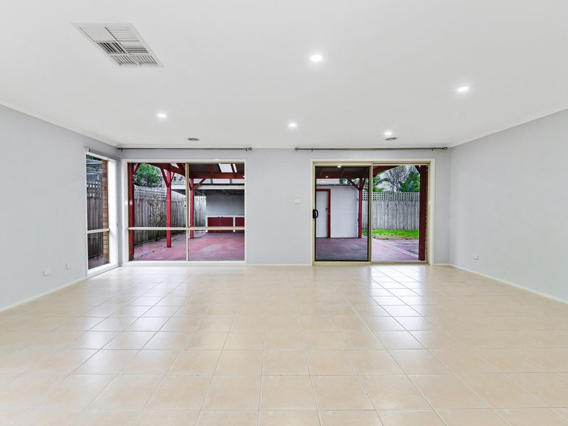 Photo - 2 Dartmoor Drive, Cranbourne East VIC 3977 - Image 21