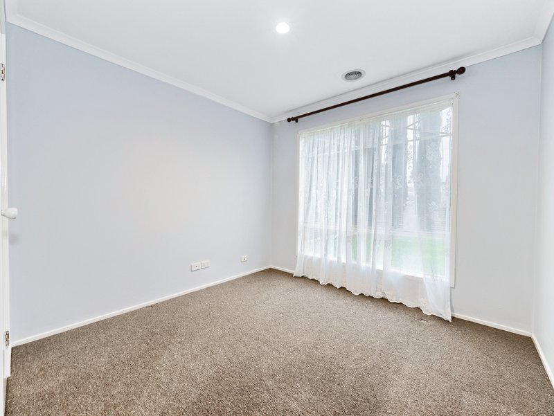 Photo - 2 Dartmoor Drive, Cranbourne East VIC 3977 - Image 27