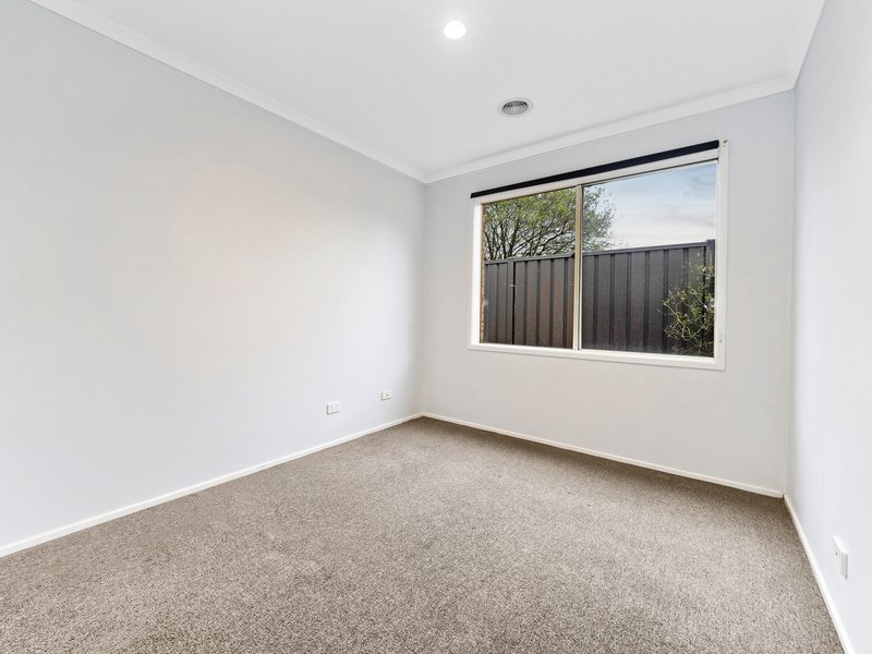 Photo - 2 Dartmoor Drive, Cranbourne East VIC 3977 - Image 29