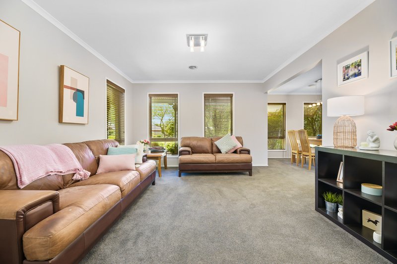 Photo - 2 Delhuntly Rise, Narre Warren South VIC 3805 - Image